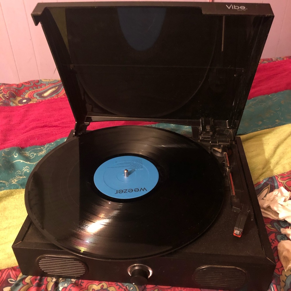 Record player - Picture 2 of 5